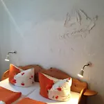 Rohrdachhus بيت للعطل *